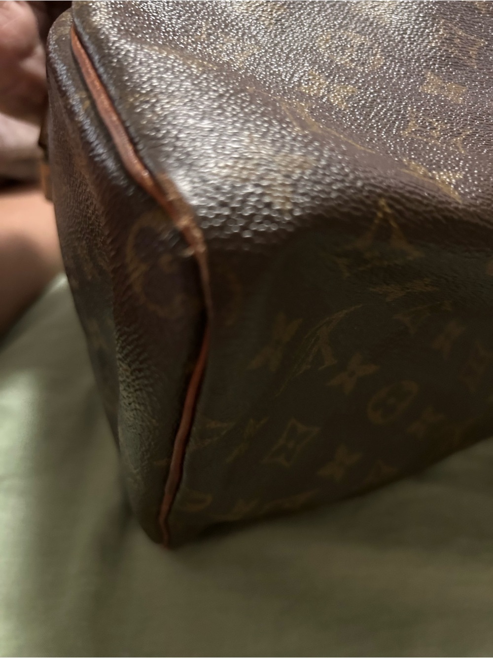 Louis Vuitton Brown Monogram Canvas Speedy Satchel - Picture 4 of 11